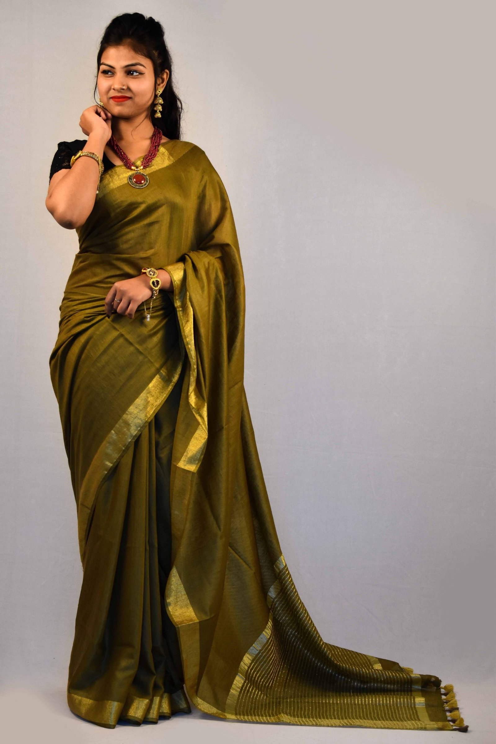 Stunning Mehandi Green Colour Saree With Magenta Border & Heavy Brocade  Blouse Banarasi Beautiful Zari Work In Form Of Traditional Motifs Soft Silk  Saree
