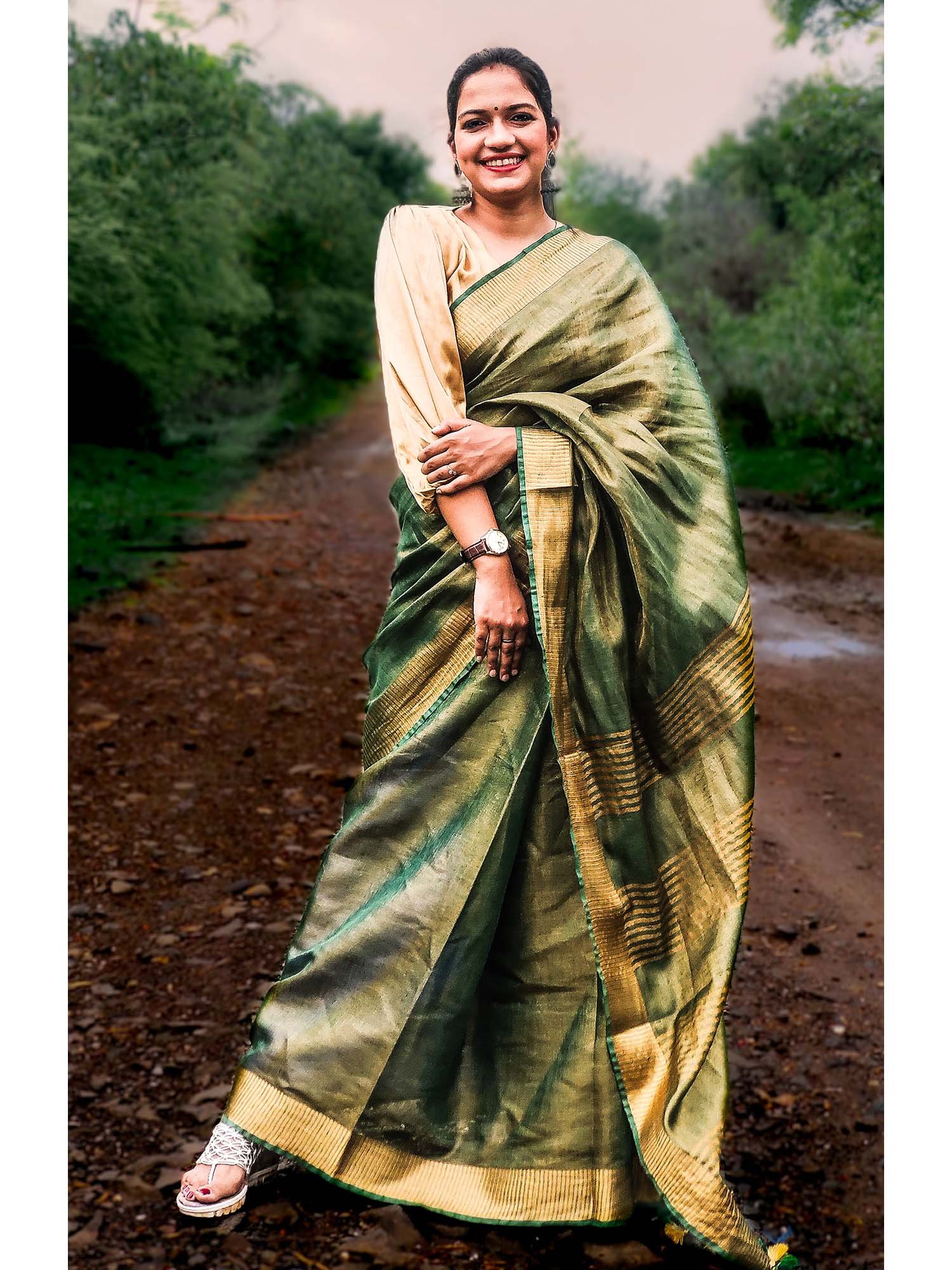 Blue Dualtone Tissue Linen Saree With Woven Butta Earthen Collection  Roopkatha - A Story of Art | Saree, Black saree, Jamdani saree